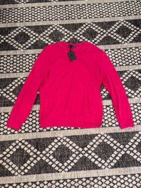 G/FORE Men's 100% Cashmere V-Neck Sweater in Fuchsia